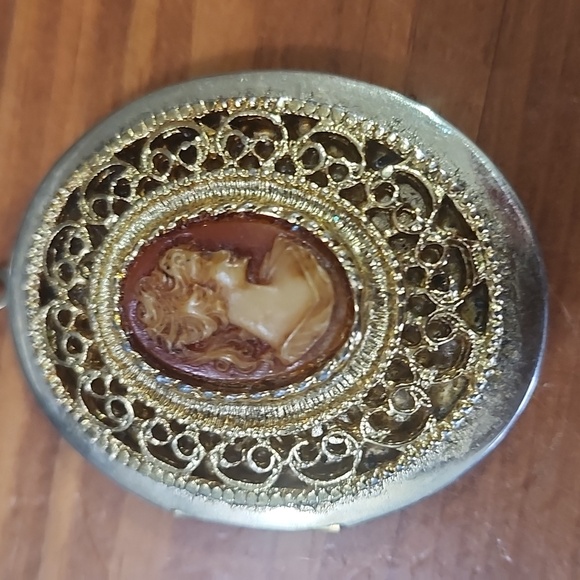 VINTAGE Gold Filled Filigree Cameo Locket - Picture 4 of 5